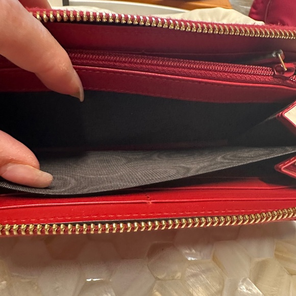 AUTHENTIC Gucci Apollo Embossed GG calfskin leather wallet! - Picture 10 of 10